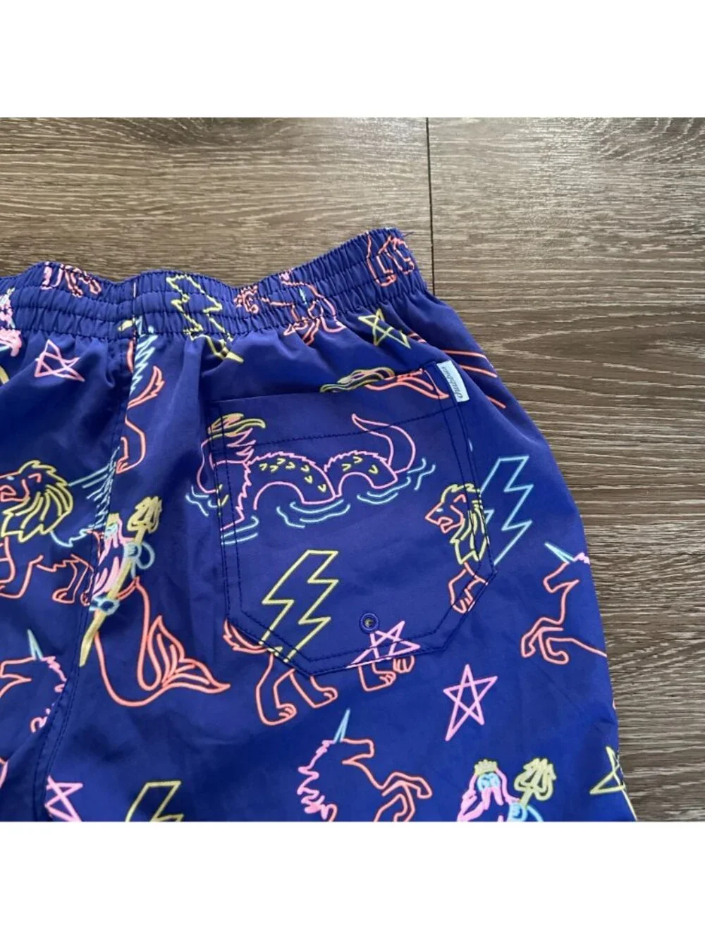 Chubbies Neon Swim Trunks M Summer Travel Vacation Pull On Stretch Multicolor